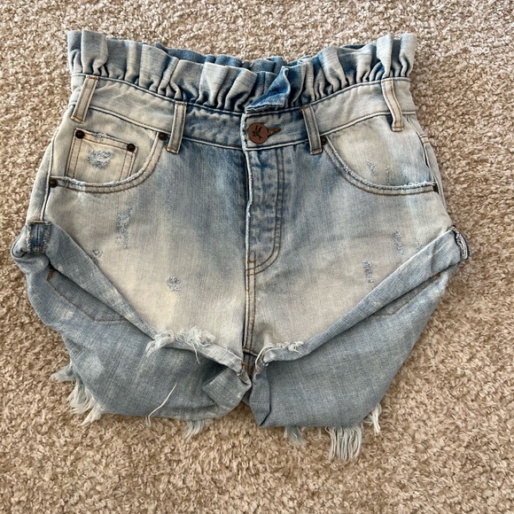 One Teaspoon Le Bandit Ruffle Shorts - Picture 3 of 5